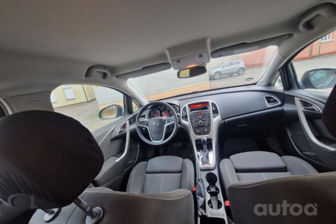 Opel Astra J Hatchback 5-doors