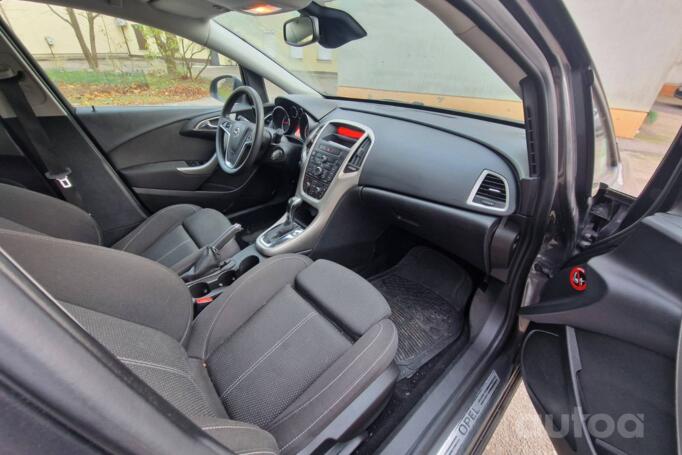 Opel Astra J Hatchback 5-doors