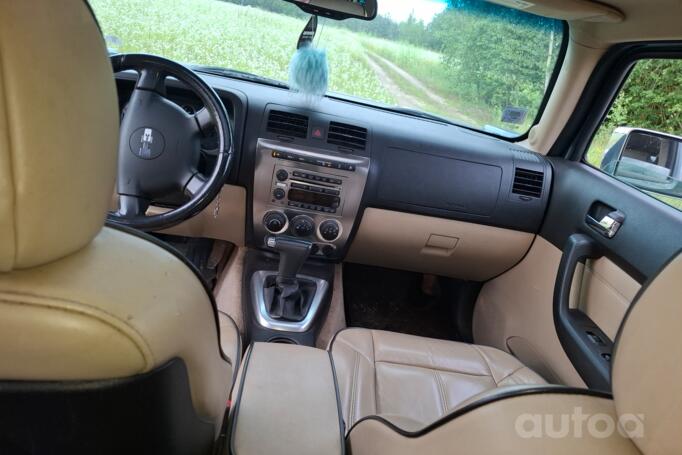 Hummer H3 1 generation X SUV 5-doors