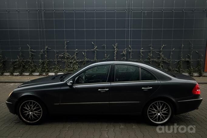 Mercedes-Benz E-Class W211 Sedan