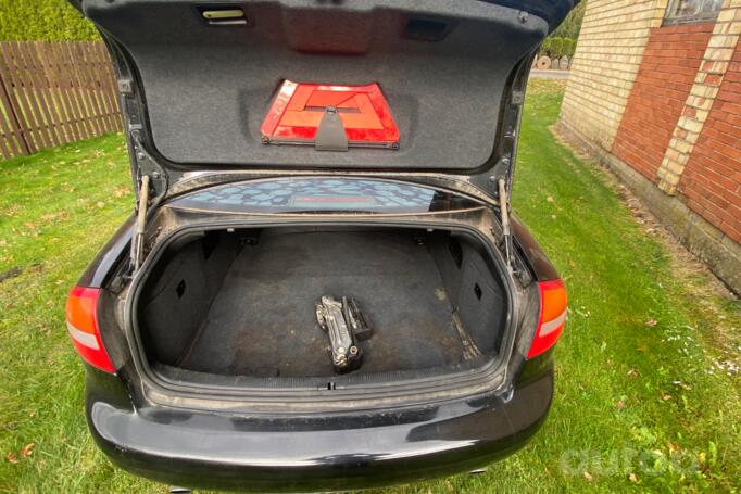 Audi A6 4B/C5 [restyling] Sedan