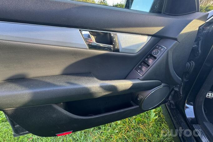 Mercedes-Benz C-Class W204/S204 Sedan 4-doors