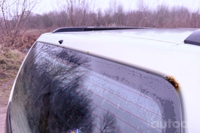 Subaru Forester 2 generation STi crossover 5-doors