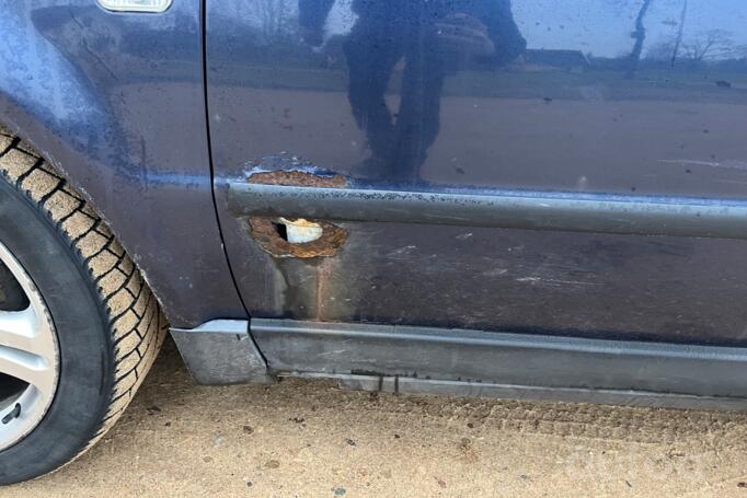 Volkswagen Passat B5 Sedan 4-doors