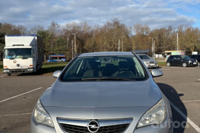 Opel Astra J Hatchback 5-doors