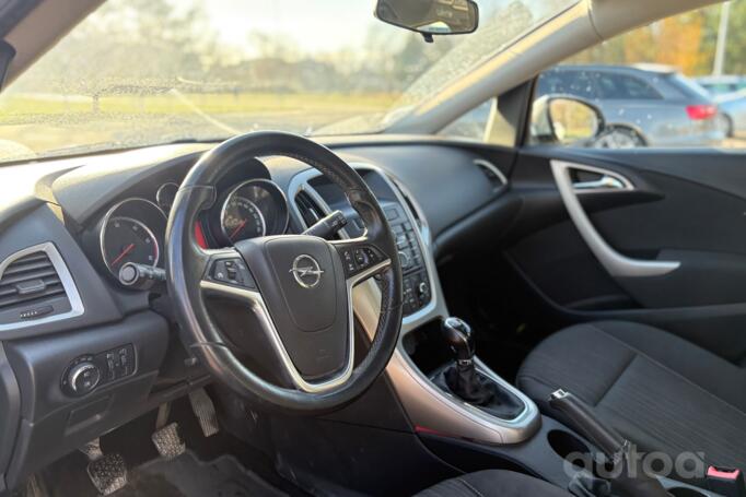 Opel Astra J Hatchback 5-doors