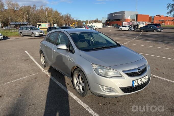 Opel Astra J Hatchback 5-doors