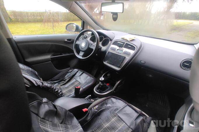 SEAT Toledo 3 generation Hatchback