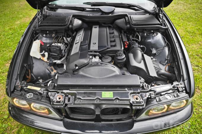 BMW 5 Series E39 Sedan 4-doors