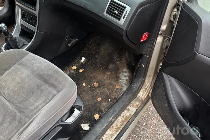 Peugeot 307 1 generation [restyling] Hatchback 5-doors