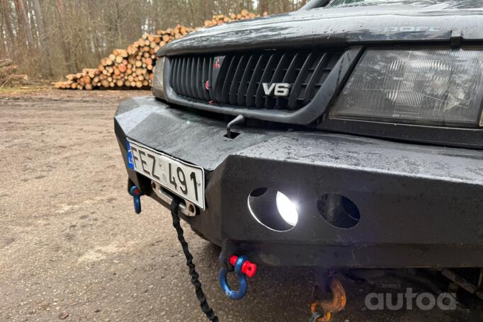 Mitsubishi Pajero Sport 1 generation SUV