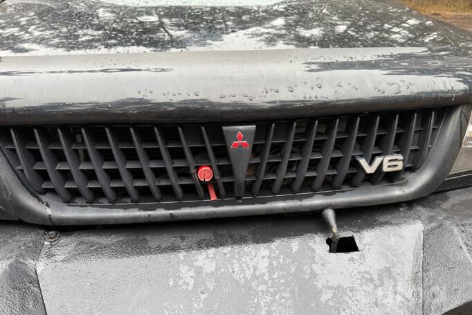 Mitsubishi Pajero Sport 1 generation SUV