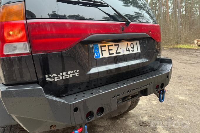 Mitsubishi Pajero Sport 1 generation SUV