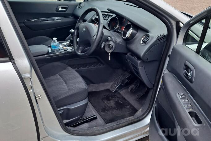 Peugeot 3008 1 generation Crossover