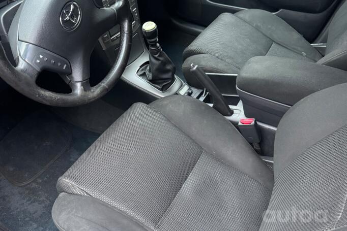 Toyota Avensis 2 generation wagon