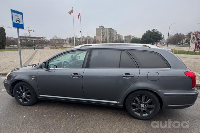 Toyota Avensis 2 generation wagon