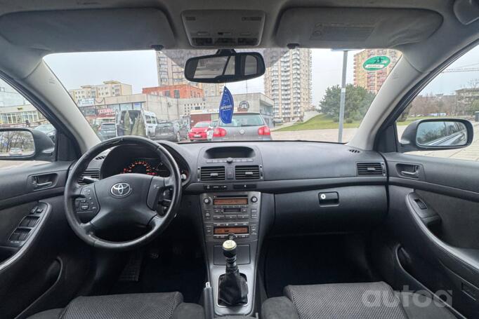 Toyota Avensis 2 generation wagon