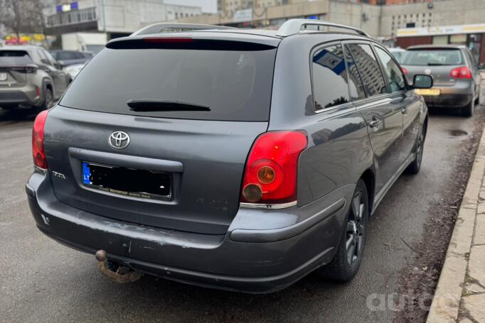 Toyota Avensis 2 generation wagon