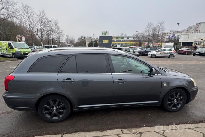 Toyota Avensis 2 generation wagon