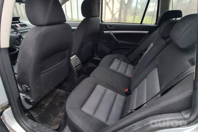 Skoda Octavia 2 generation Combi wagon 5-doors