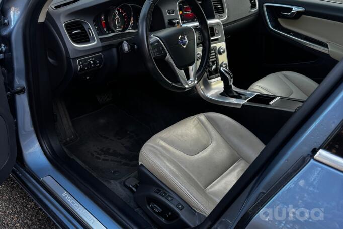 Volvo S60 2 generation [restyling] Sedan 4-doors