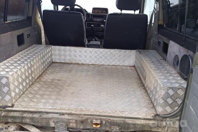 Toyota Land Cruiser J60 SUV