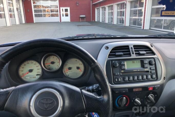 Toyota RAV 4 2 generation (XA20)
