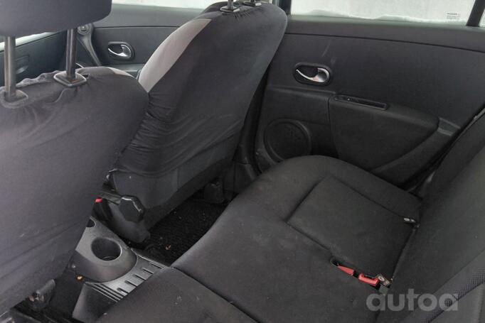 Renault Clio 3 generation Hatchback 5-doors