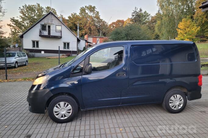 Nissan NV200 1 generation Combi minivan