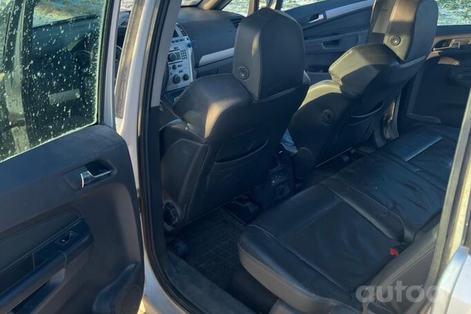 Opel Zafira B Minivan 5-doors