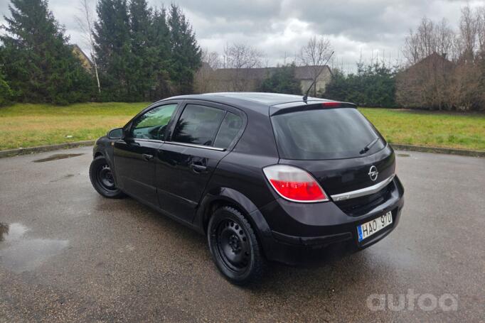 Opel Astra H Hatchback