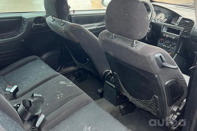 Opel Zafira A Minivan 5-doors