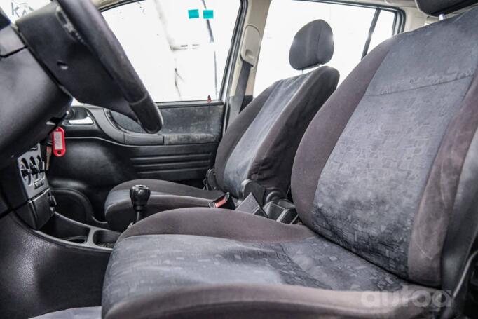 Opel Zafira A Minivan 5-doors