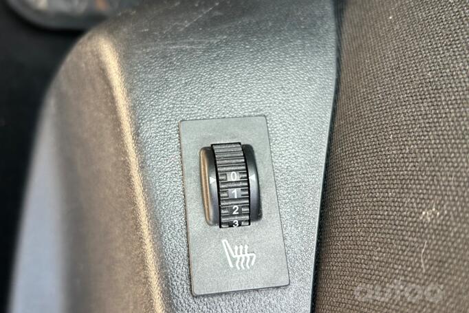 Peugeot 208 1 generation Hatchback 5-doors