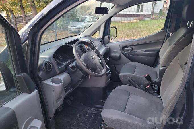 Nissan NV200 1 generation Combi minivan