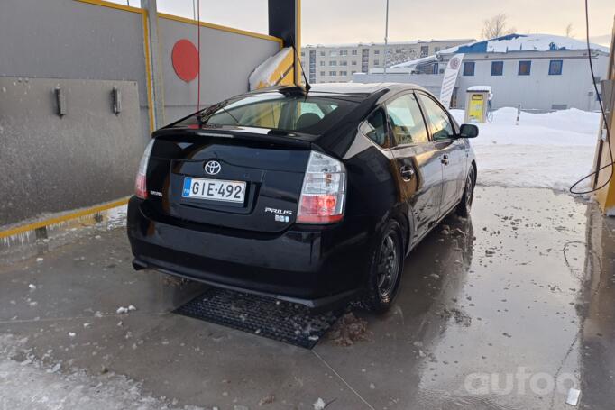 Toyota Prius 2 generation Hatchback