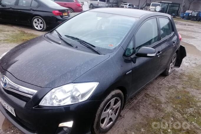 Toyota Auris 2 generation Hybrid hatchback 5-doors
