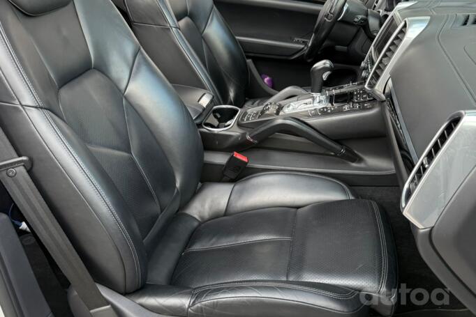 Porsche Cayenne 958 Crossover