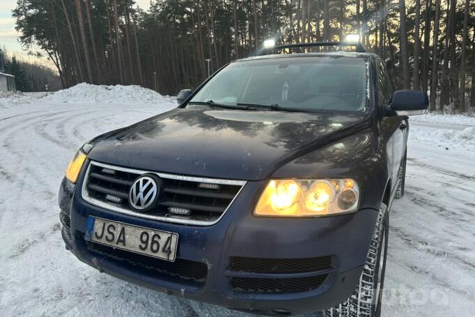 Volkswagen Touareg 1 generation Crossover