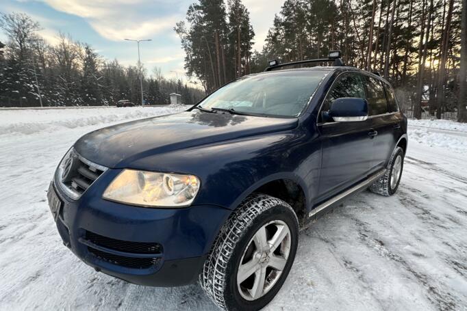 Volkswagen Touareg 1 generation Crossover