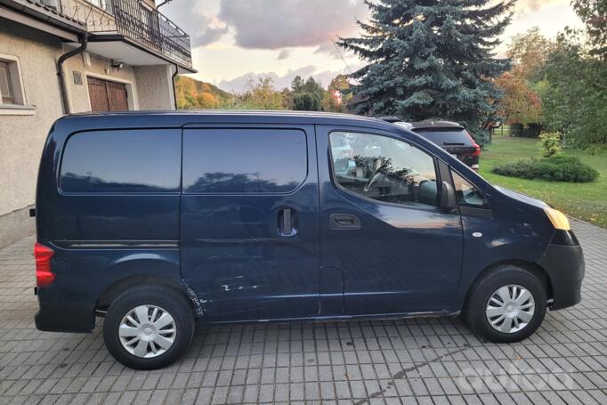 Nissan NV200 1 generation Combi minivan