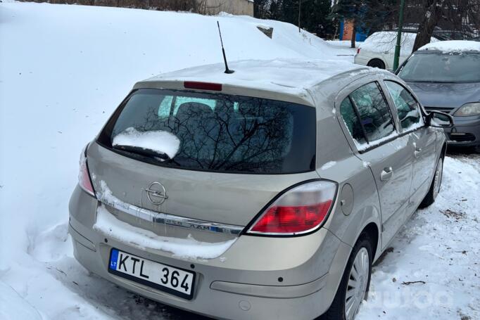 Opel Astra H Hatchback
