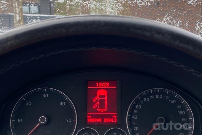 Volkswagen Golf 5 generation Hatchback 5-doors