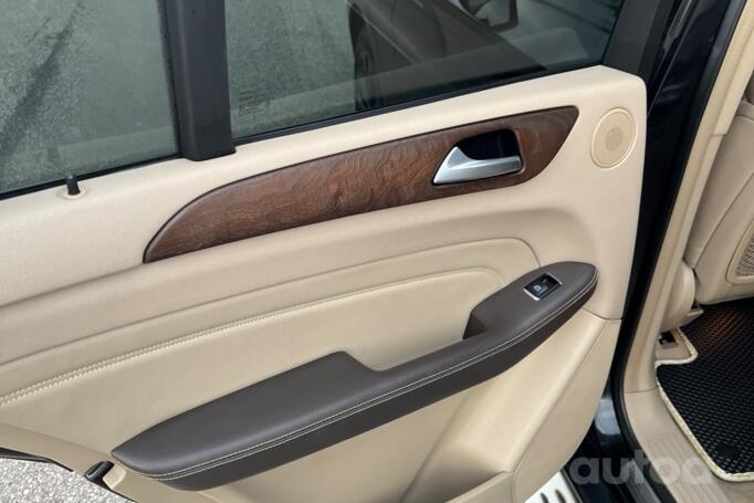 Mercedes-Benz M-Class W166 Crossover 5-doors