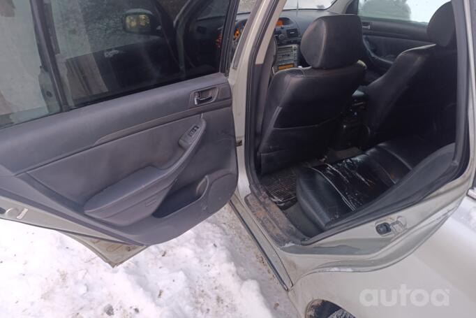 Toyota Avensis 2 generation wagon