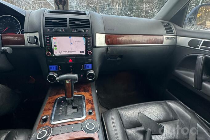 Volkswagen Touareg 1 generation Crossover