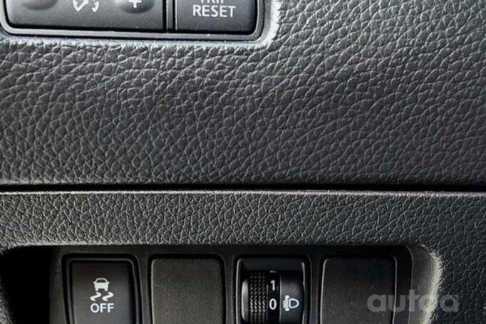 Nissan Qashqai 2 generation Crossover