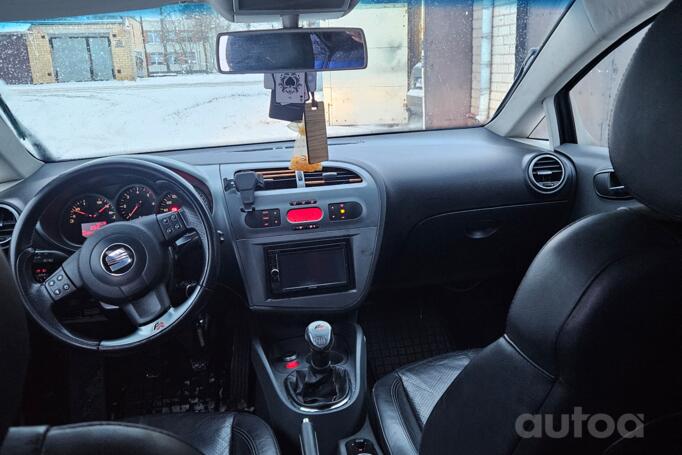 SEAT Leon 2 generation Hatchback 5-doors