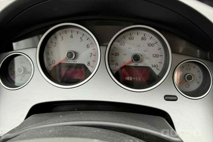 Volkswagen Routan 1 generation Minivan