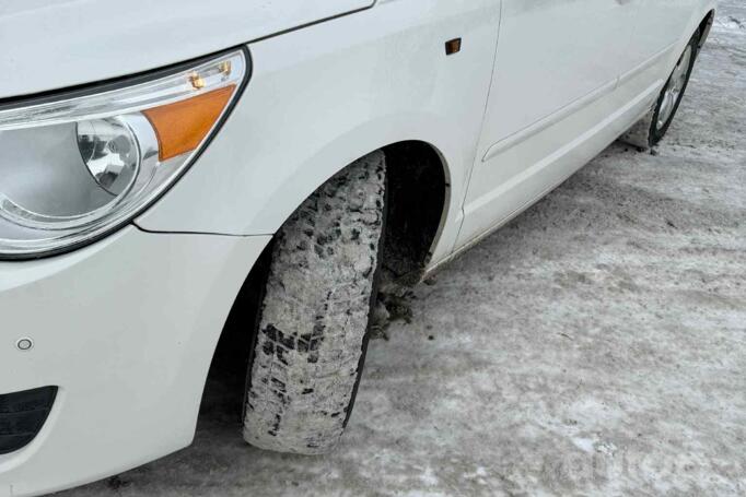 Volkswagen Routan 1 generation Minivan